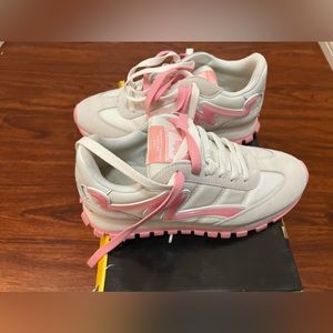 Marc Jacobs The Jogger Suede Sneaker worn but great condition includes box